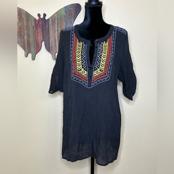 WAPI for plus Embroidered Tunic - Picture 2 of 8